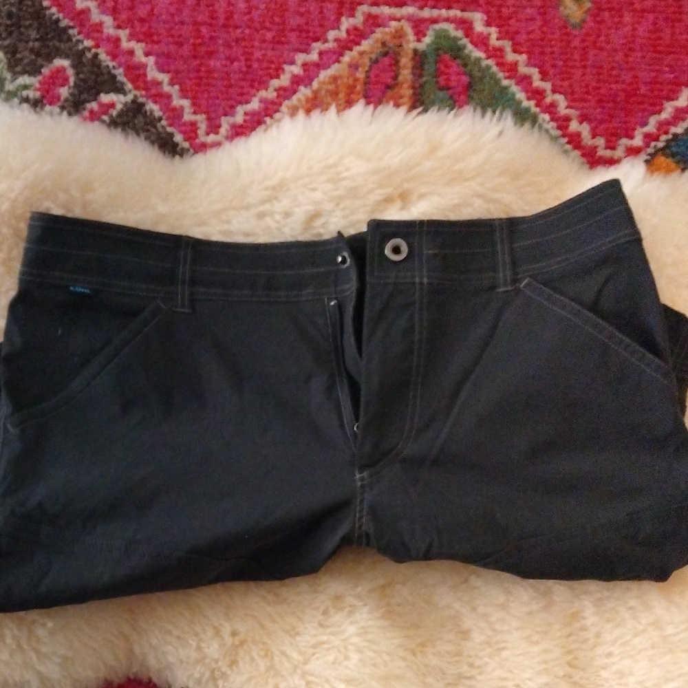KUHL MEN'S BORN IN THE MOUNTAINS CARGO SHORTS